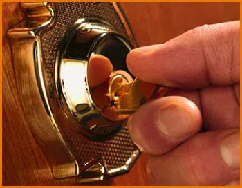  Chicago Day And Night Locksmith Chicago, IL 312-470-2229